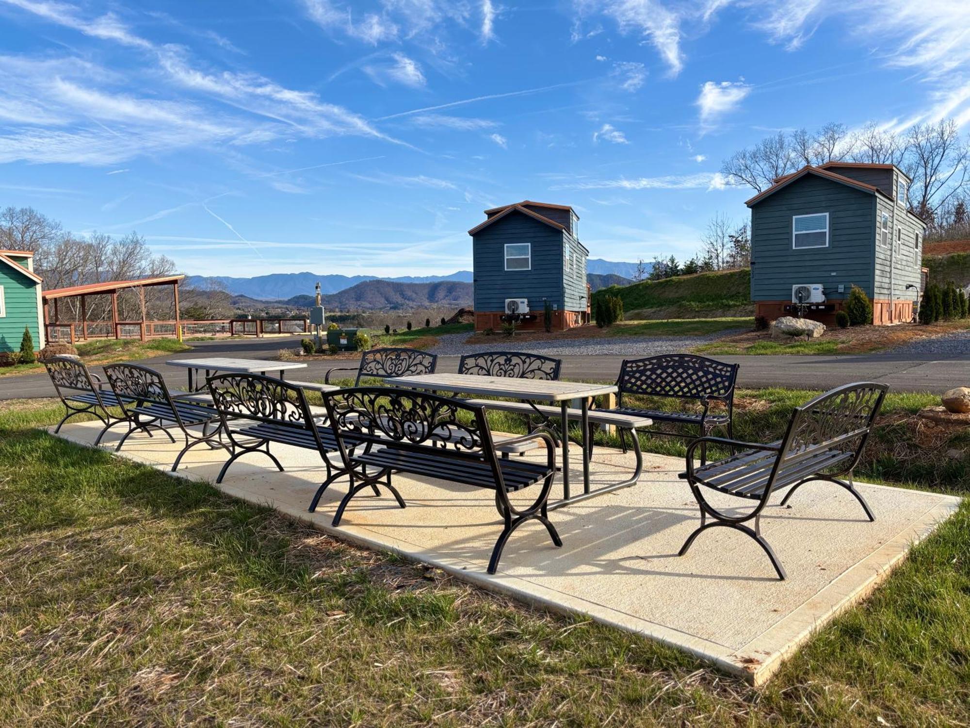 Sojourn Lodging Sevierville Exterior foto
